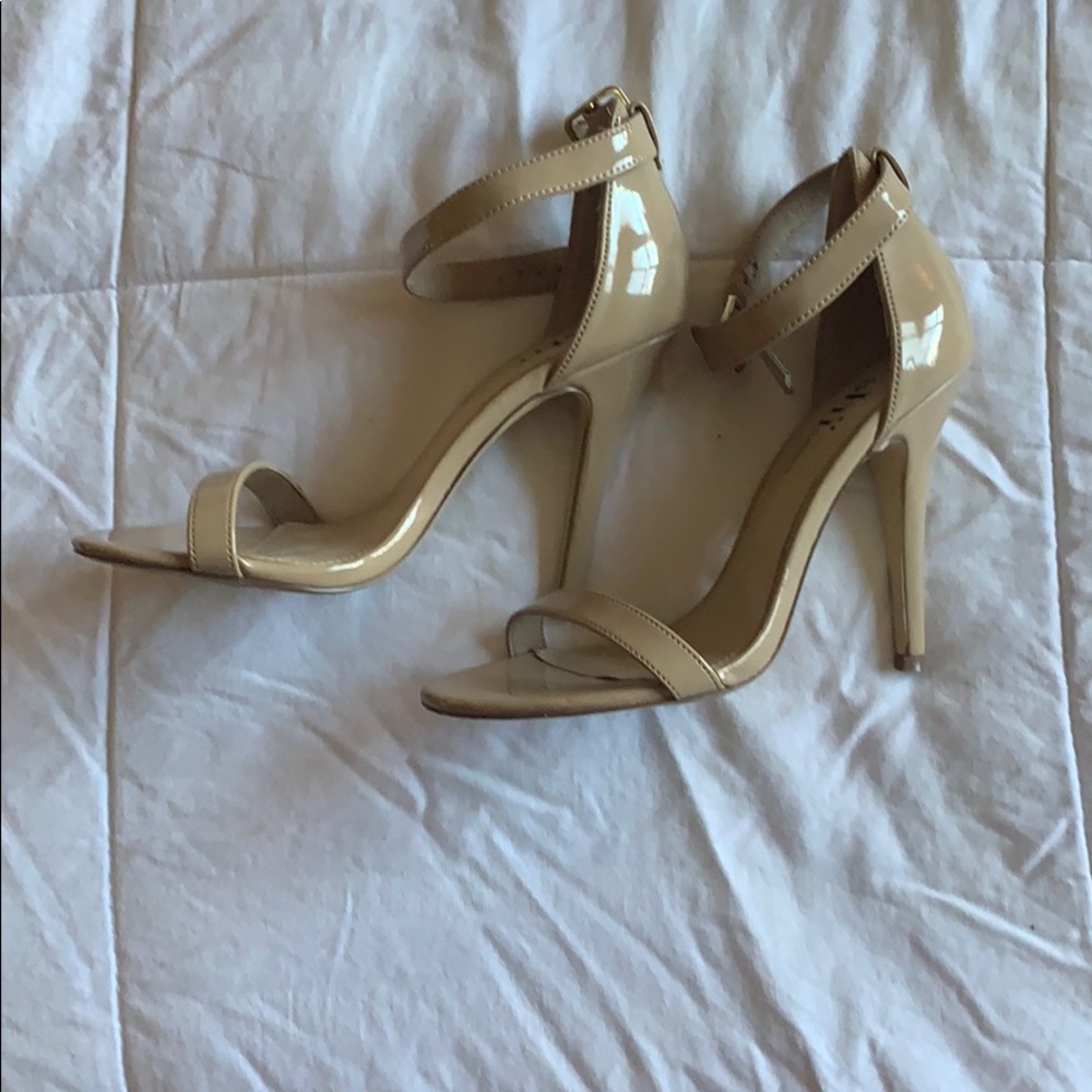 Nude heals with ankle strap